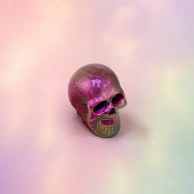 Dekorace z pryskyřice - lebka malá duha