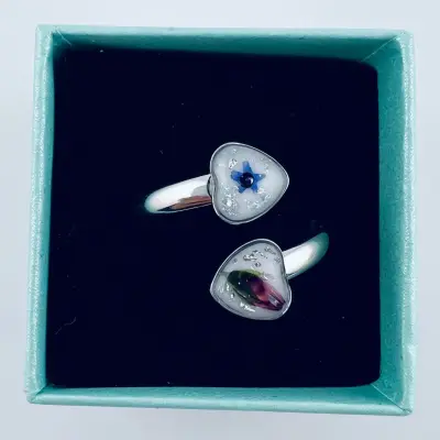 Prsten, srdce, lisované květy