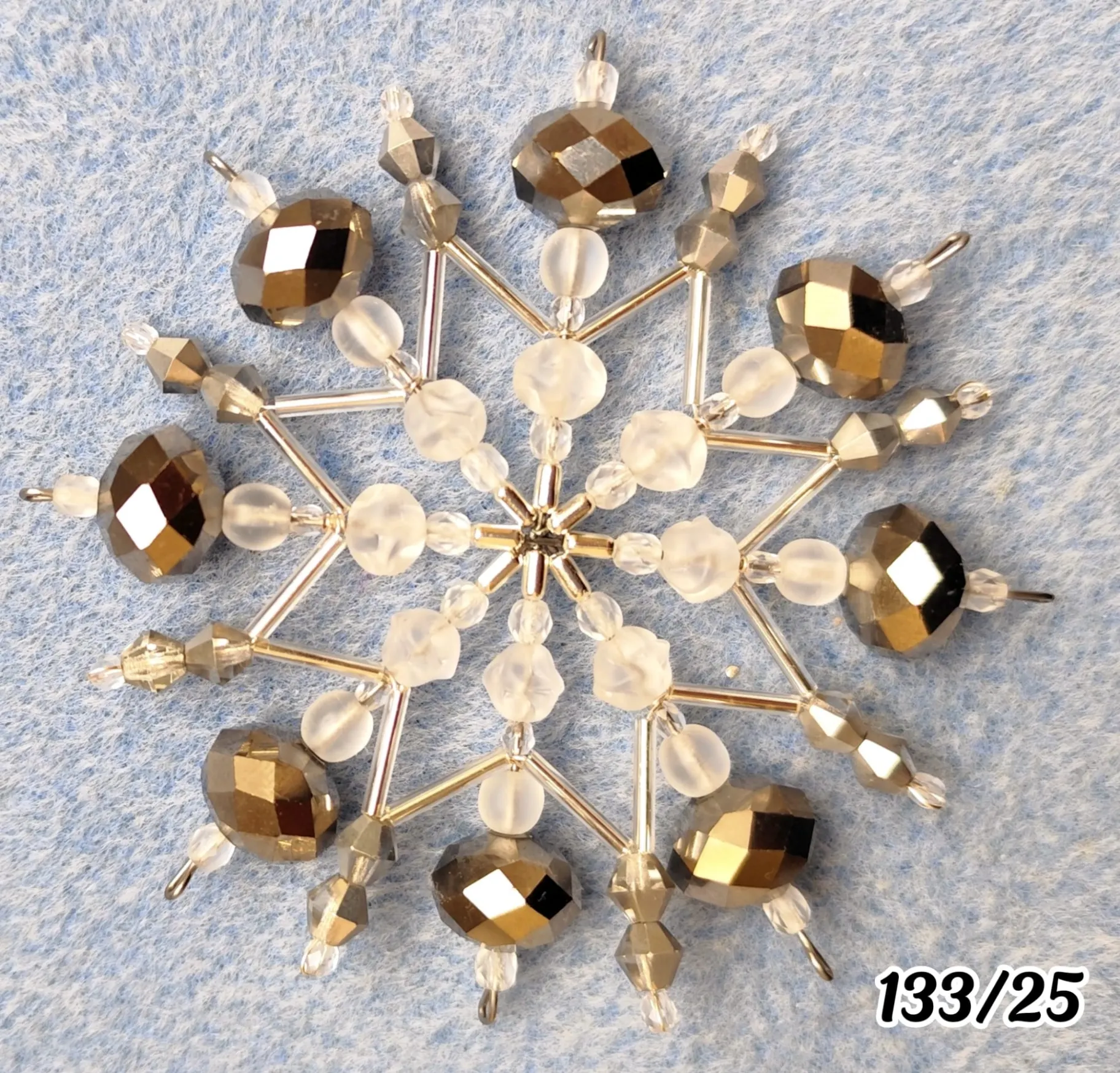 Korálková vánoční vločka – 10 cm 1
